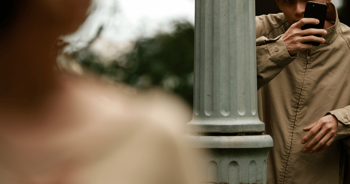 決定的な瞬間を撮影する探偵